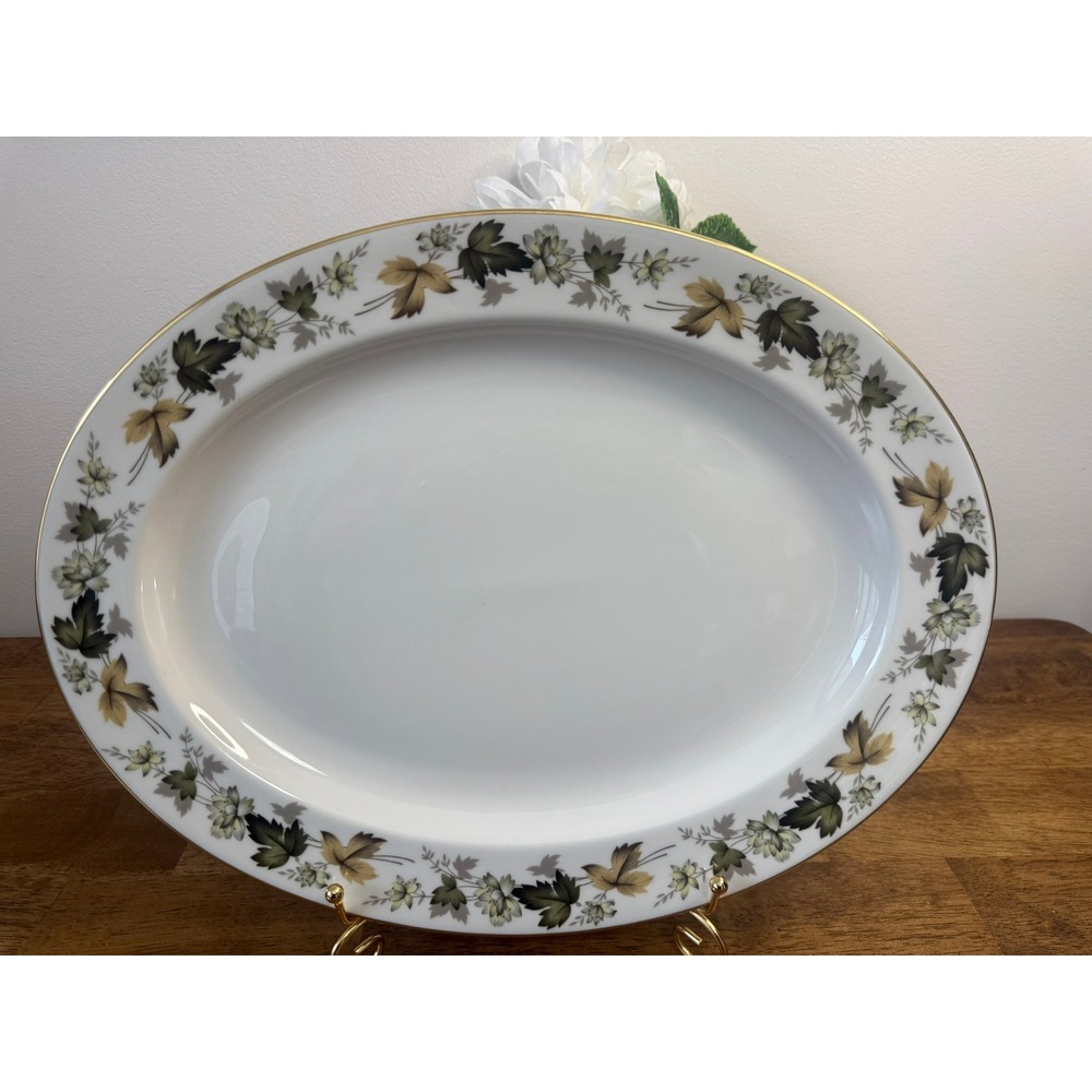 Royal Doulton Larchmont Oval Serving Platter English Fine Bone China‎ Gold Trim